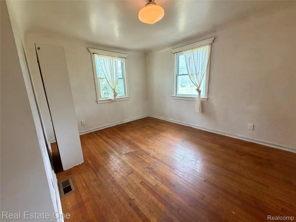 4985 Denton Road Canton Charter Township, MI 48188