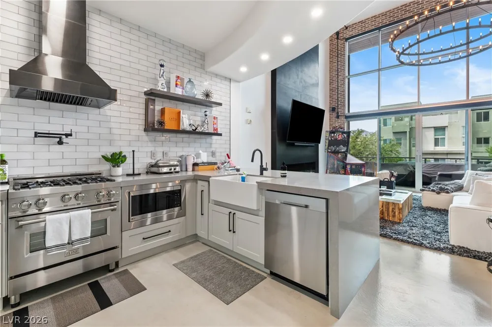 11441 Allerton Park Drive #206 Las Vegas, NV 89135