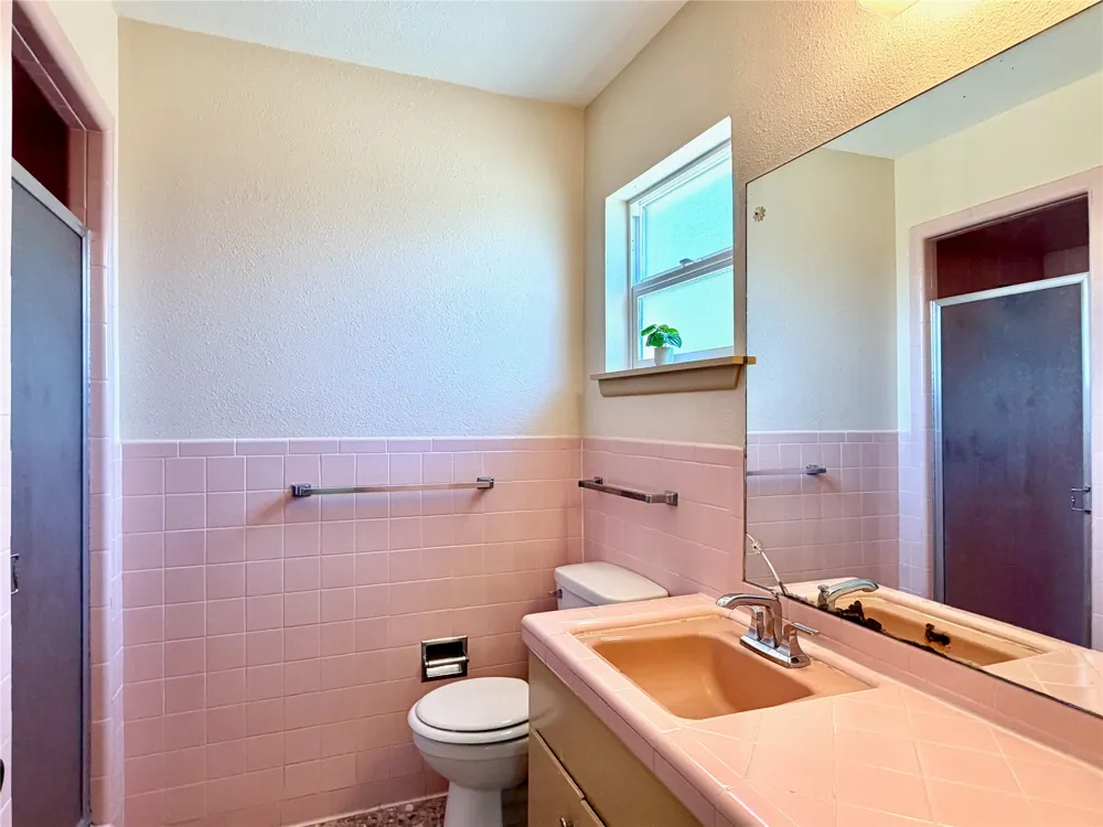 141 Oaklane Drive Universal City, TX 78148