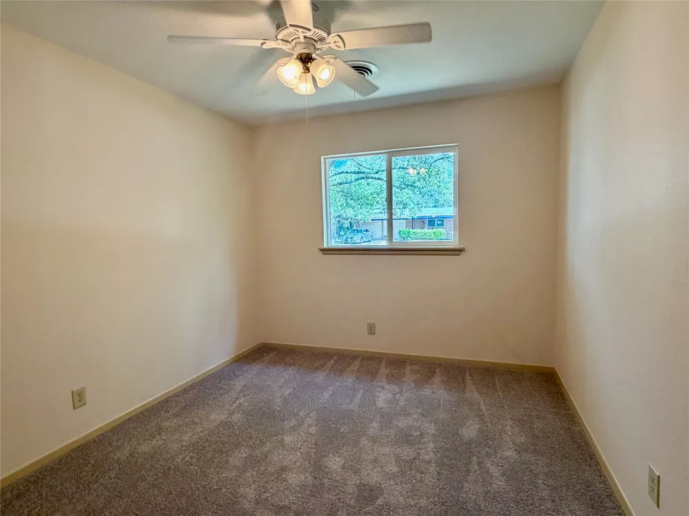 141 Oaklane Drive Universal City, TX 78148