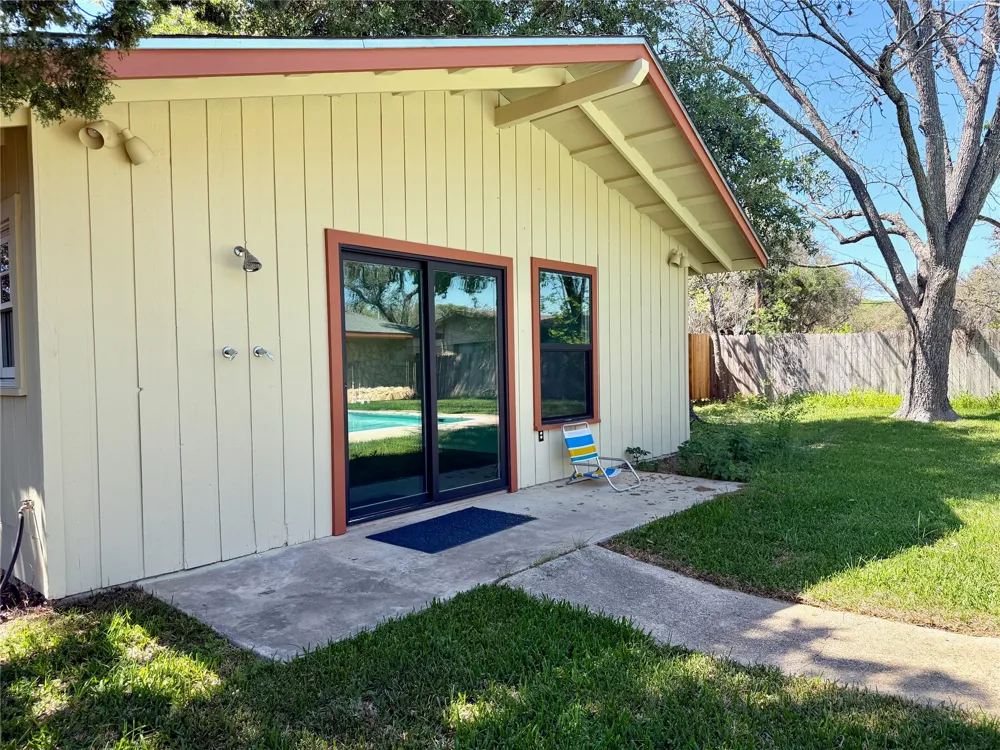 141 Oaklane Drive Universal City, TX 78148