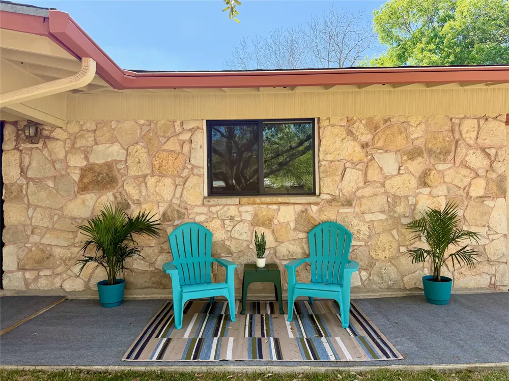 141 Oaklane Drive Universal City, TX 78148