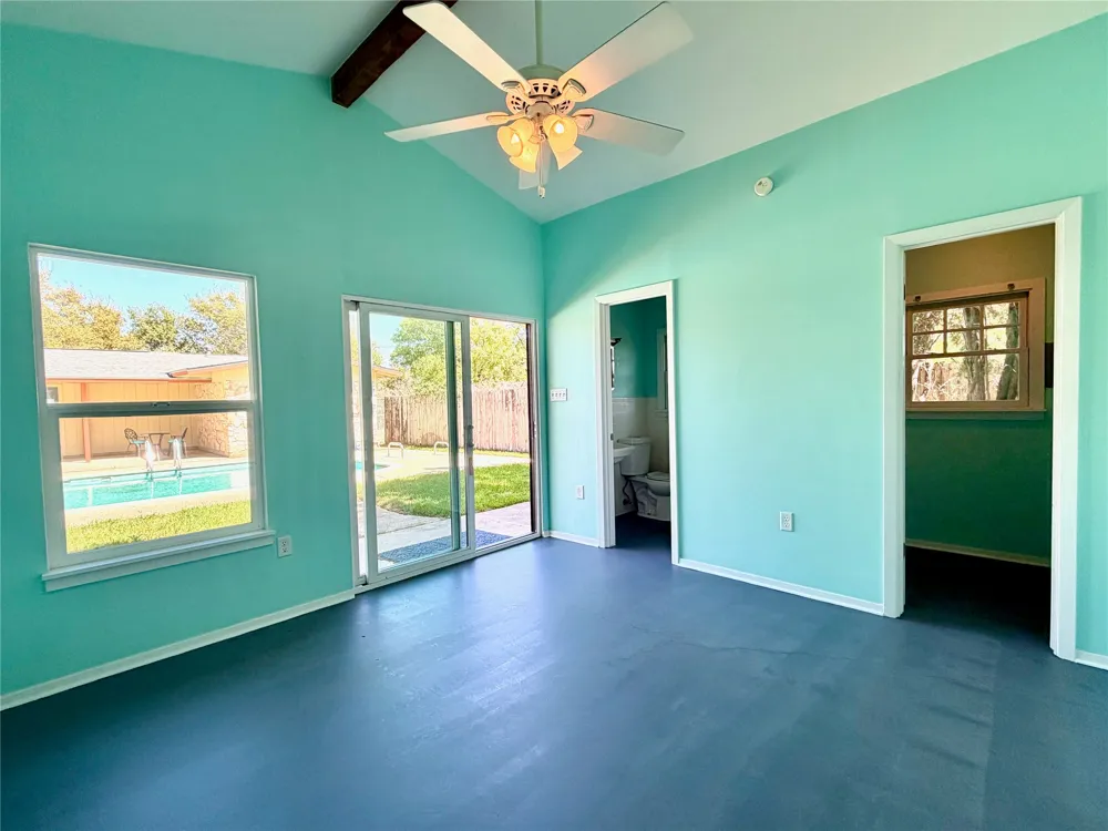 141 Oaklane Drive Universal City, TX 78148