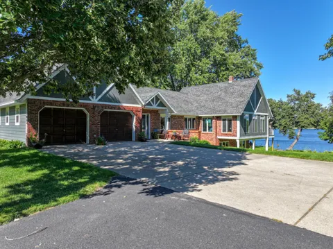 1301 Geneva Drive