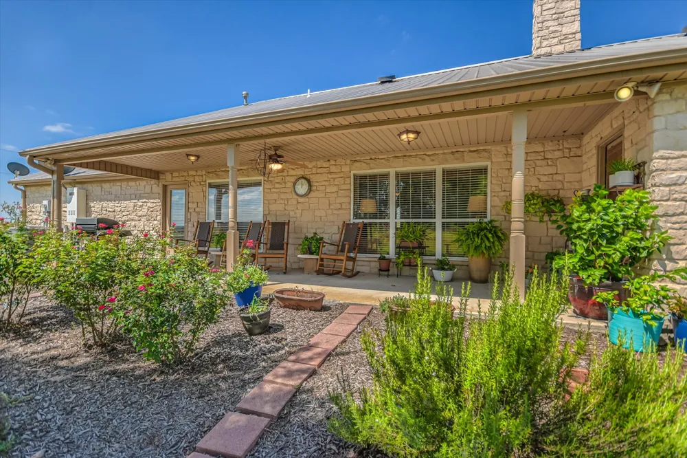 1465 County Road 436 Thrall, TX 76578