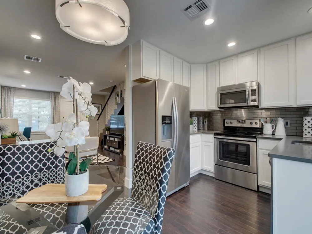 202 S College Street #14 Georgetown, TX 78626