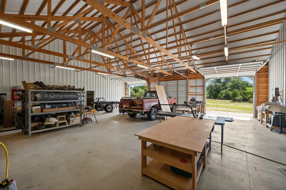 520 Holder Lane Dripping Springs, TX 78620