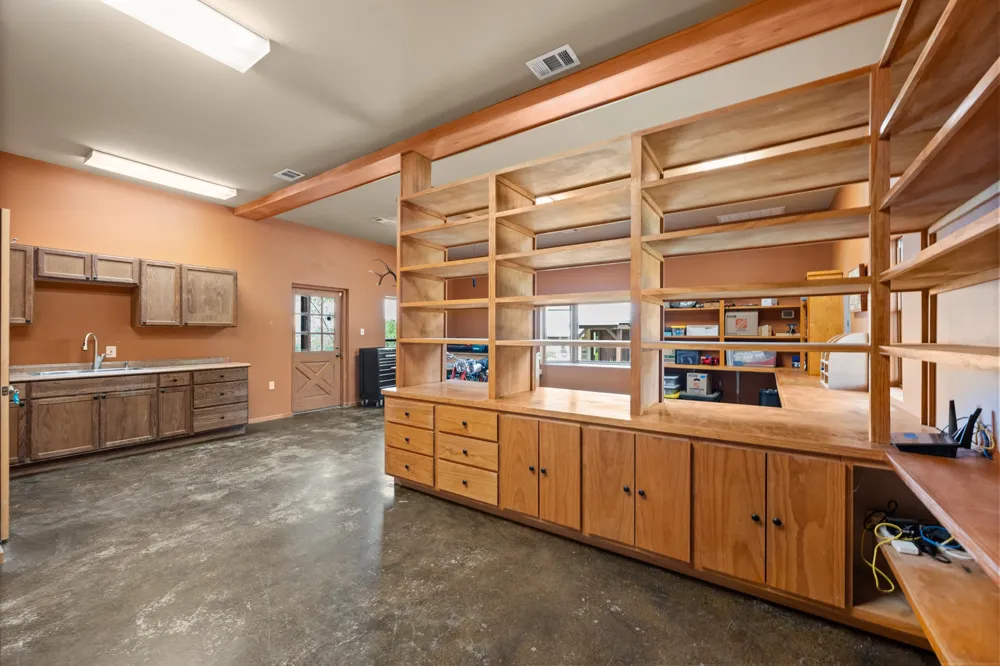 520 Holder Lane Dripping Springs, TX 78620