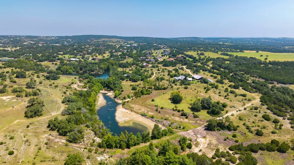 520 Holder Lane Dripping Springs, TX 78620
