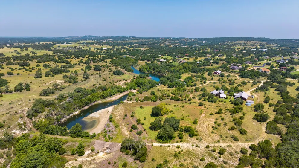 520 Holder Lane Dripping Springs, TX 78620