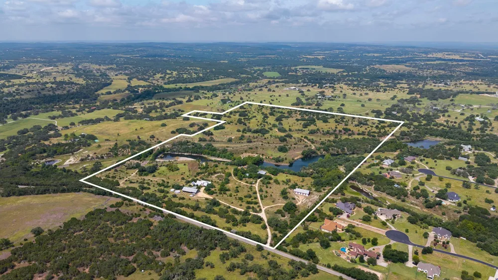 520 Holder Lane Dripping Springs, TX 78620