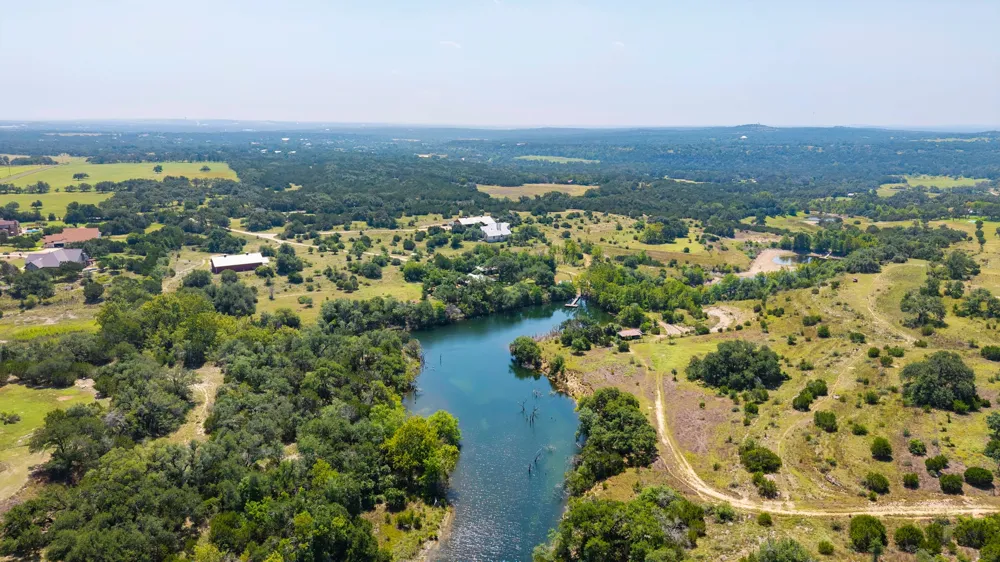 520 Holder Lane Dripping Springs, TX 78620
