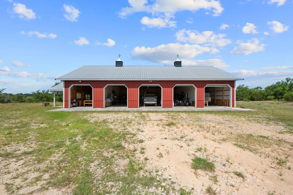 520 Holder Lane Dripping Springs, TX 78620