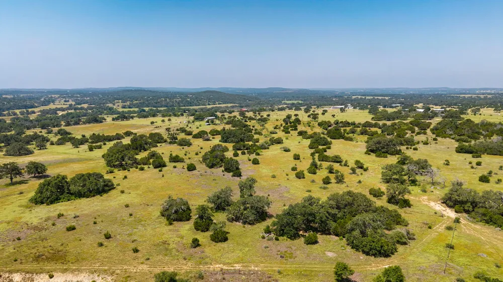 520 Holder Lane Dripping Springs, TX 78620