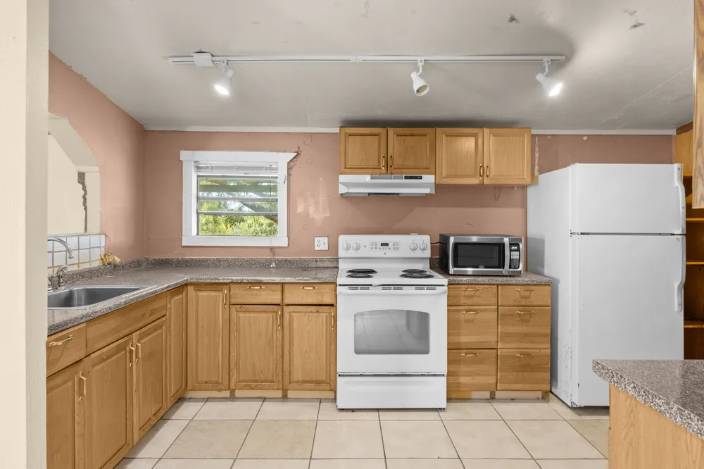 147 Community Center Road Rosanky, TX 78953