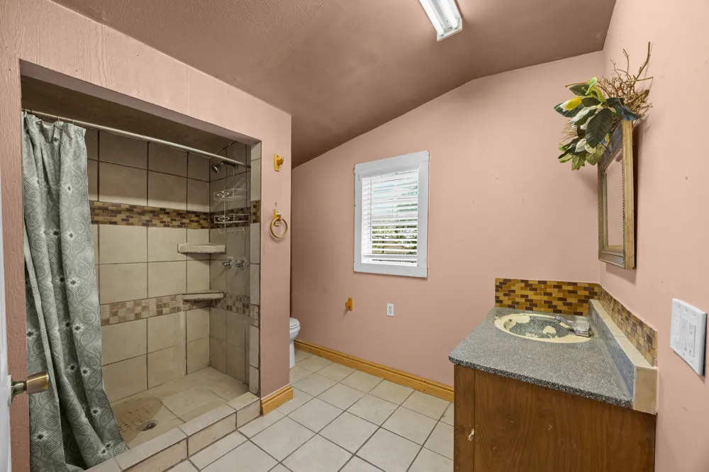 147 Community Center Road Rosanky, TX 78953