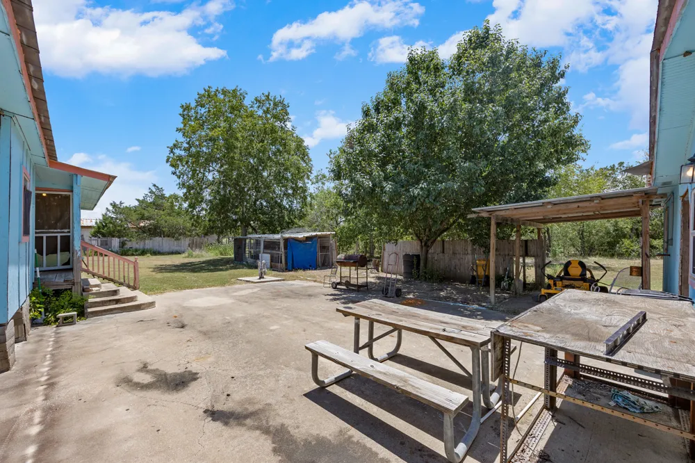 147 Community Center Road Rosanky, TX 78953