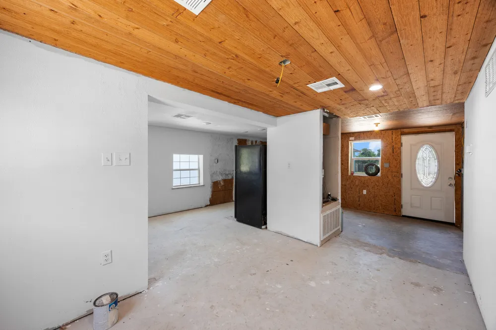 147 Community Center Road Rosanky, TX 78953