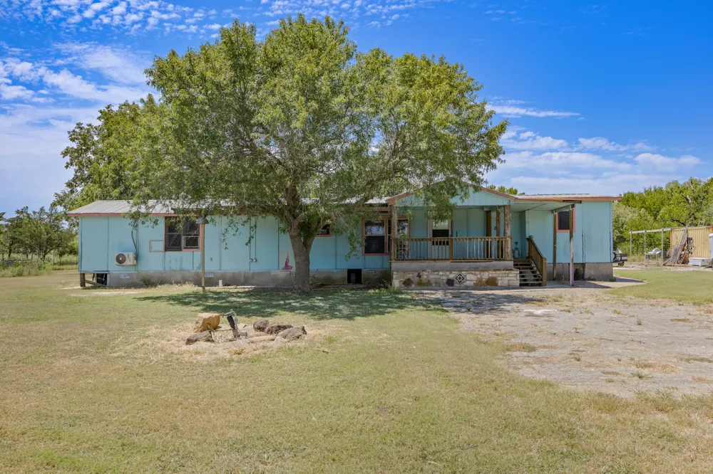 147 Community Center Road Rosanky, TX 78953