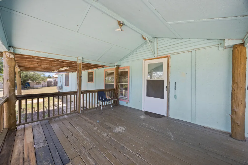 147 Community Center Road Rosanky, TX 78953