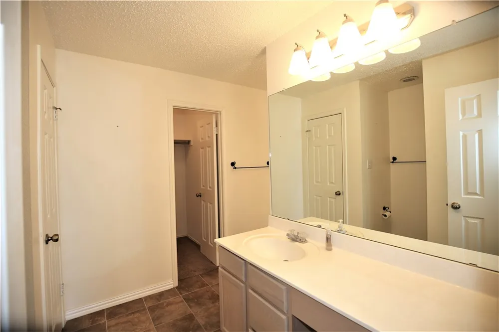 1915 Ruthie Run Cedar Park, TX 78613