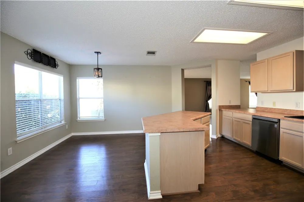 1915 Ruthie Run Cedar Park, TX 78613