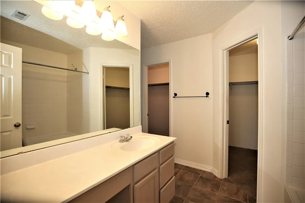 1915 Ruthie Run Cedar Park, TX 78613