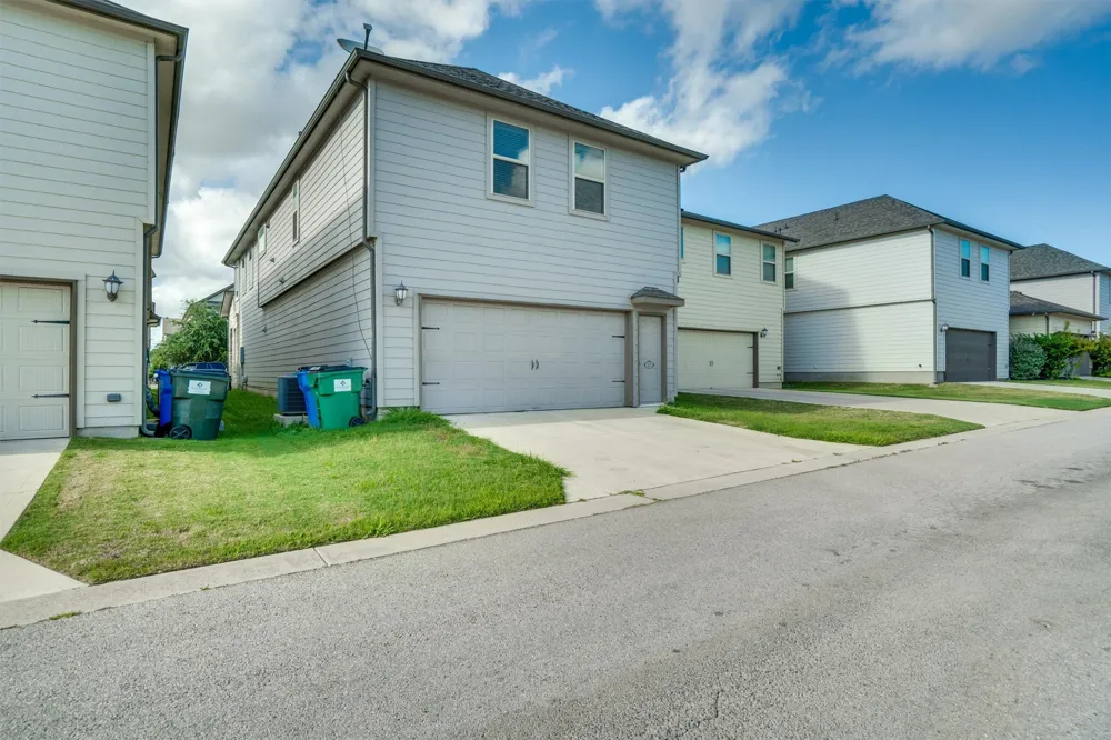 177 Diamond Point Drive Dripping Springs, TX 78620