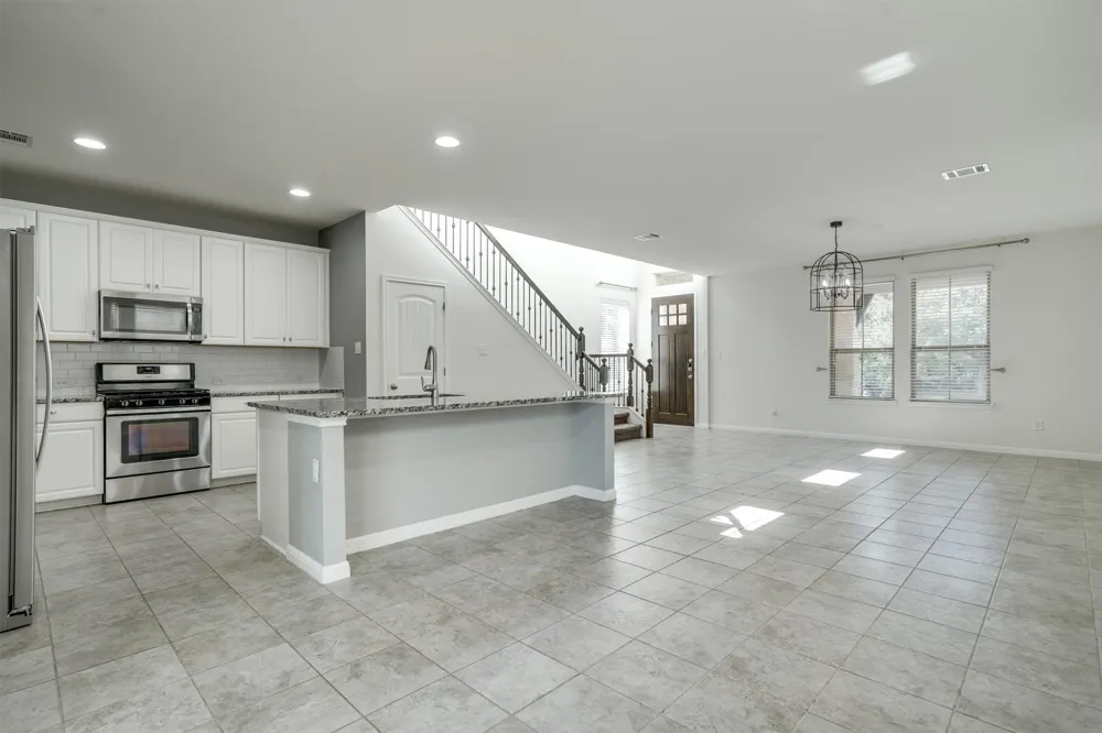 177 Diamond Point Drive Dripping Springs, TX 78620