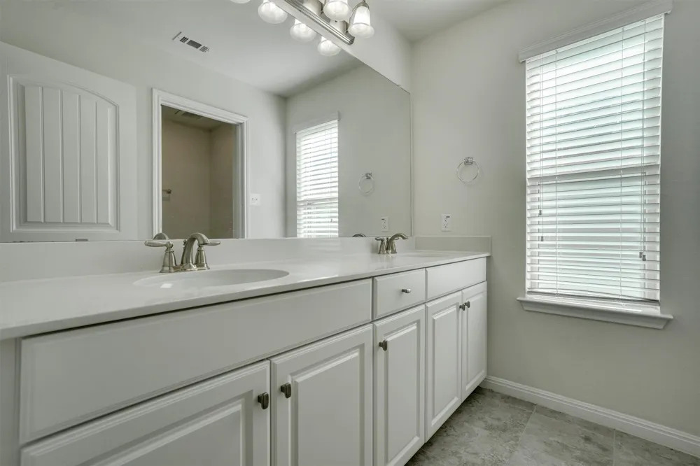 177 Diamond Point Drive Dripping Springs, TX 78620