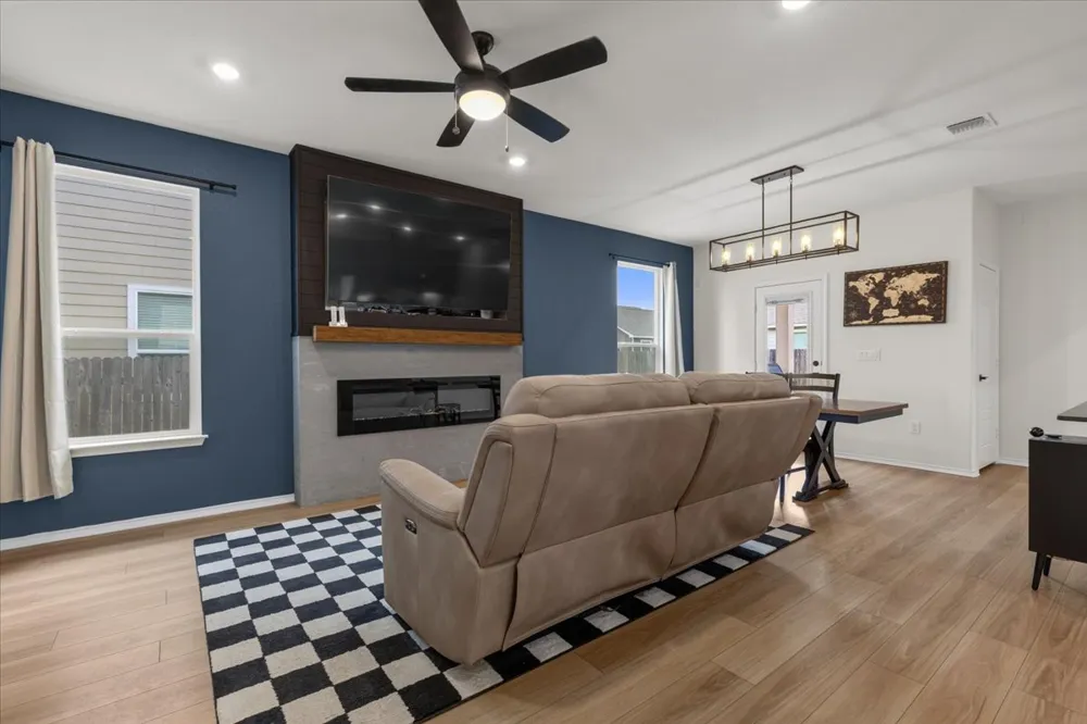 223 Pitkin Drive Lockhart, TX 78644