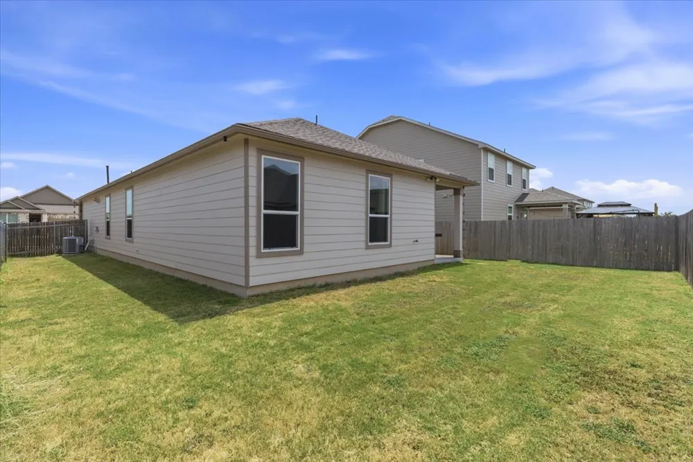 223 Pitkin Drive Lockhart, TX 78644