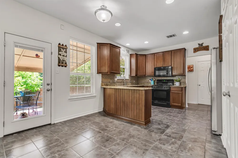 1353 Beechwood Drive Kyle, TX 78640