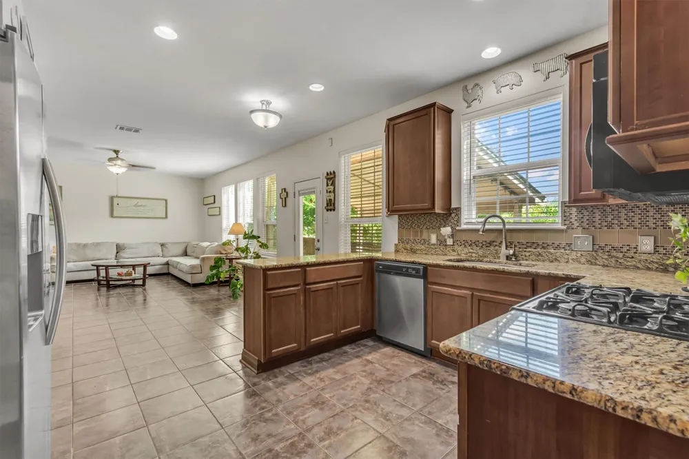 1353 Beechwood Drive Kyle, TX 78640