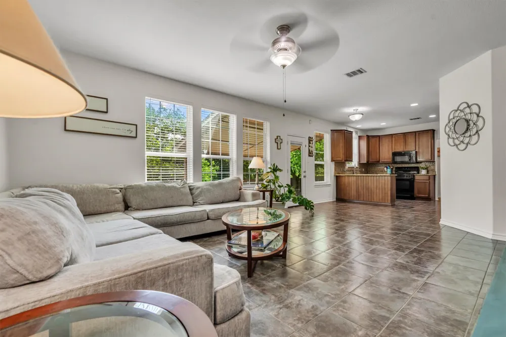 1353 Beechwood Drive Kyle, TX 78640