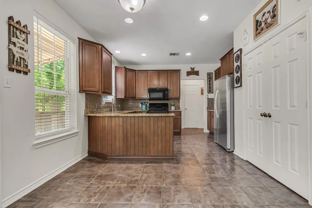 1353 Beechwood Drive Kyle, TX 78640