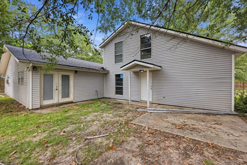 415 County Road 758 Buna, TX 77612