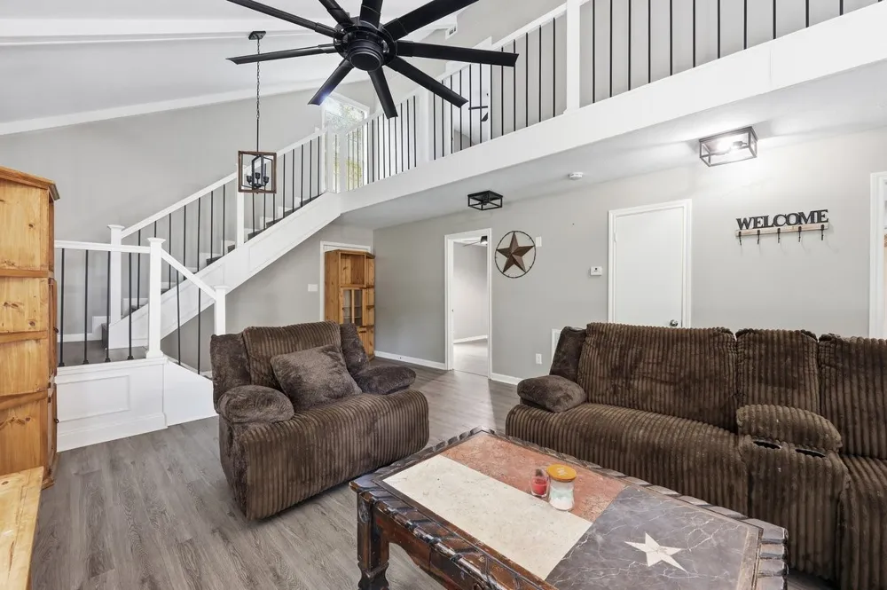 415 County Road 758 Buna, TX 77612
