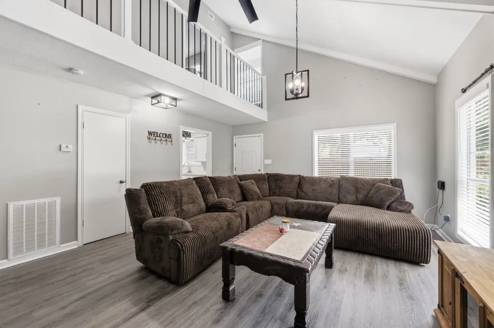 415 County Road 758 Buna, TX 77612