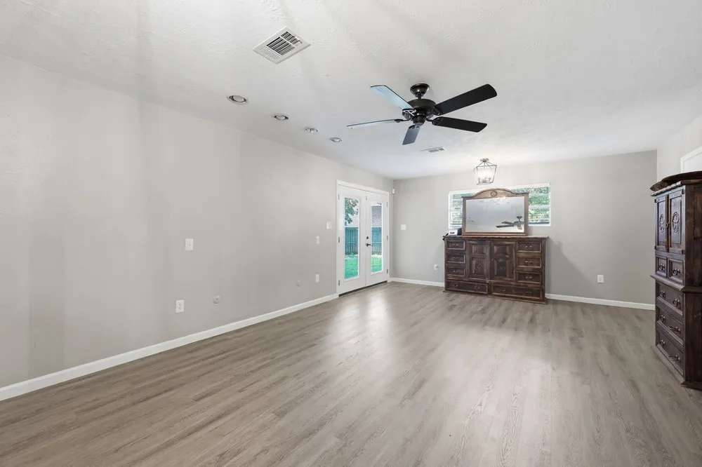 415 County Road 758 Buna, TX 77612