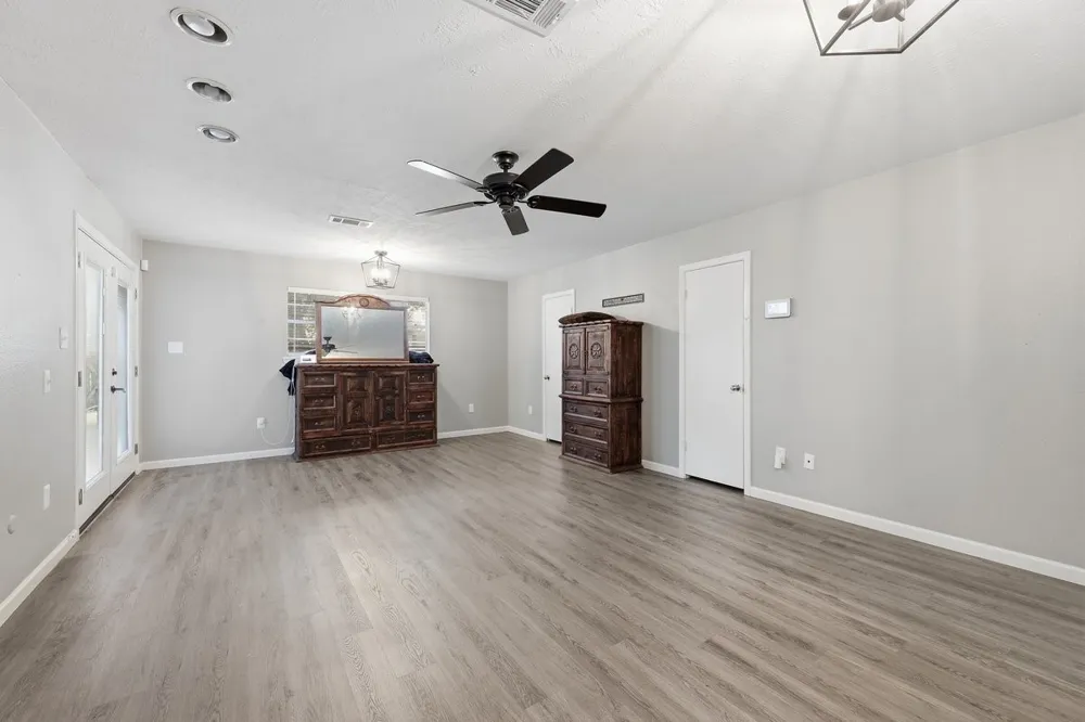 415 County Road 758 Buna, TX 77612