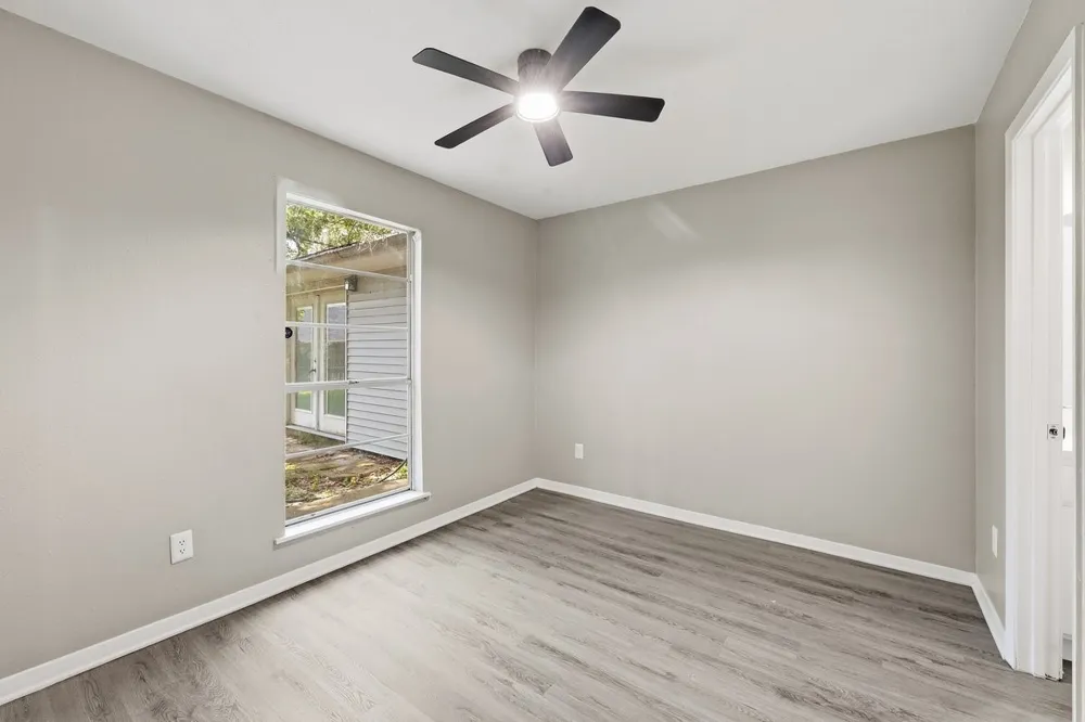 415 County Road 758 Buna, TX 77612