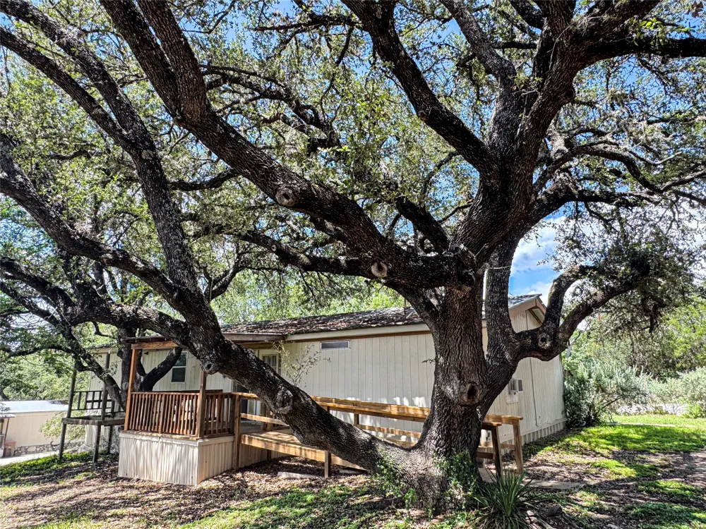 1092 Willow Drive Canyon Lake, TX 78133