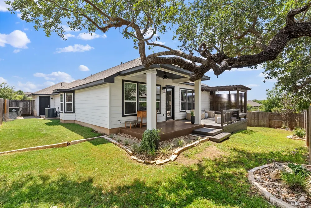 396 Gunnison Way Kyle, TX 78640