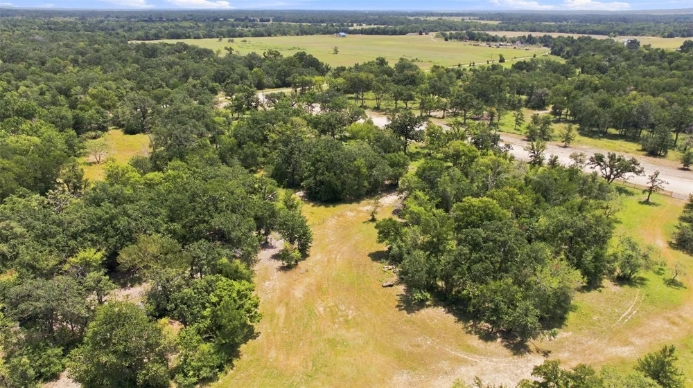 408 Cresent Bend Bend Cameron, TX 76520