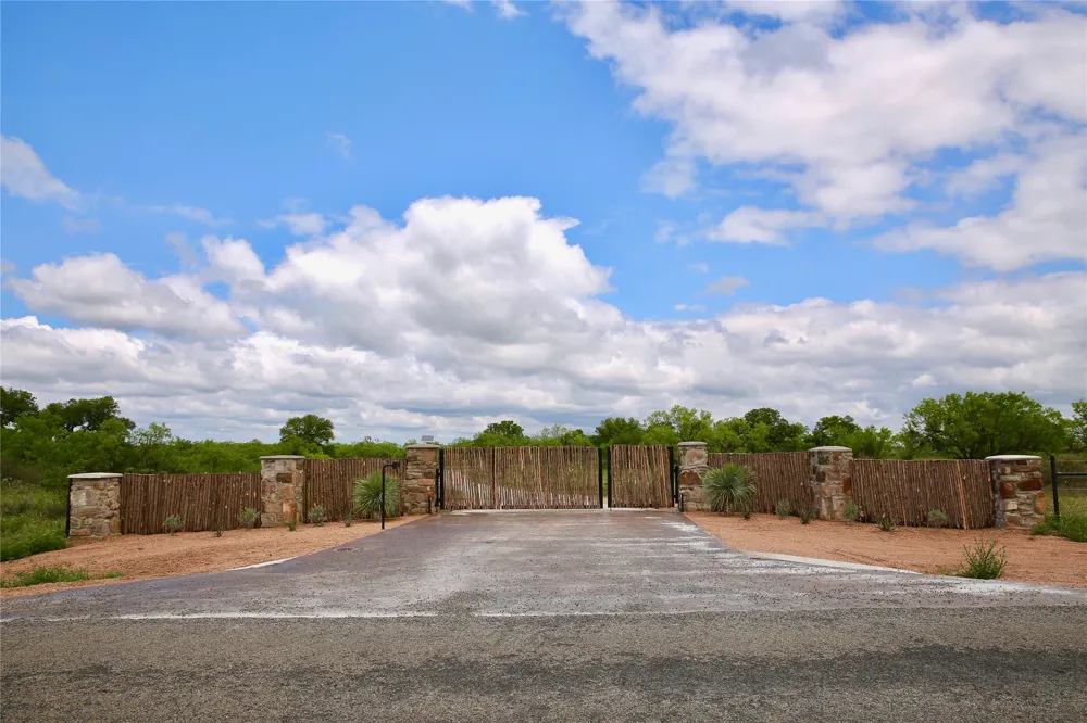 610 RR 152 Ranch Mason, TX 78643