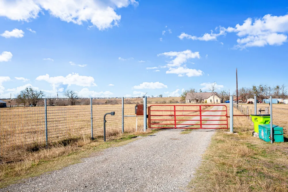 19700 Engelmann Lane Manor, TX 78653