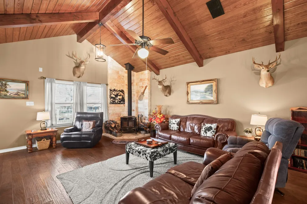 19700 Engelmann Lane Manor, TX 78653