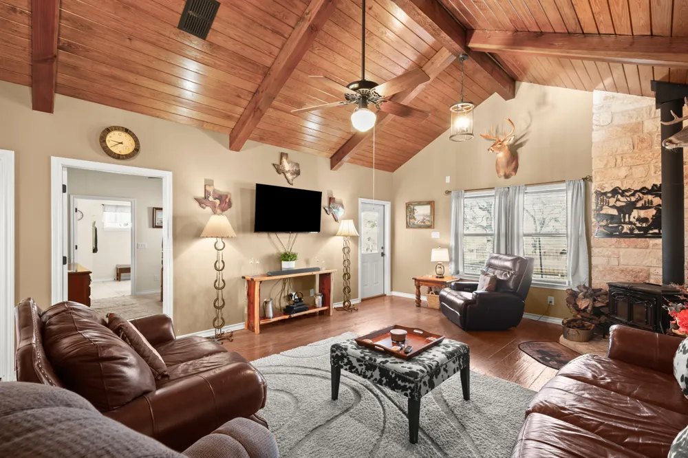19700 Engelmann Lane Manor, TX 78653