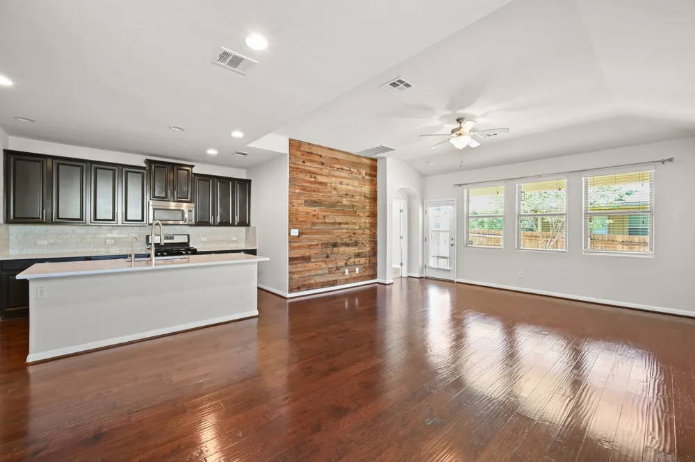 351 Wincliff Drive Buda, TX 78610